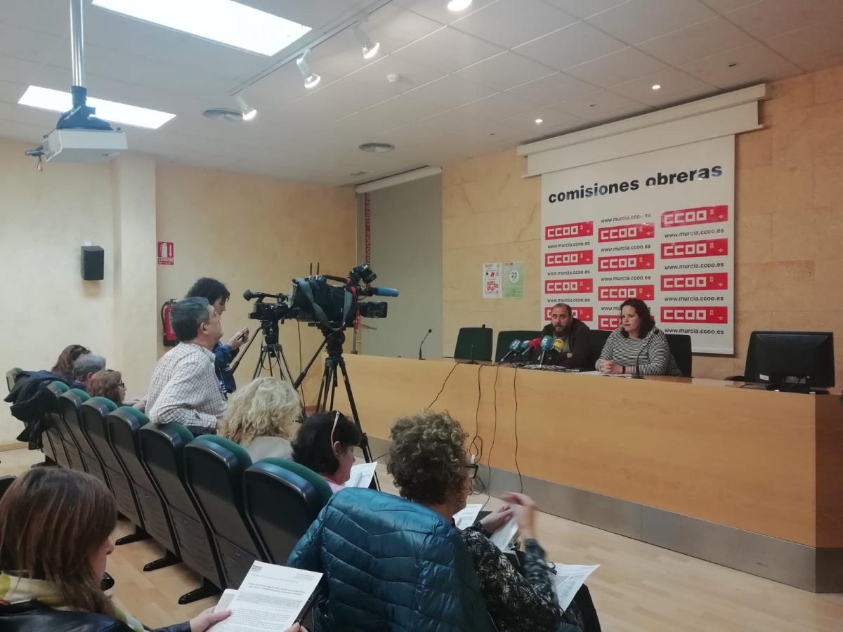 Jorge Castillo y Nuria Sánchez atienden a los medios de comunicación